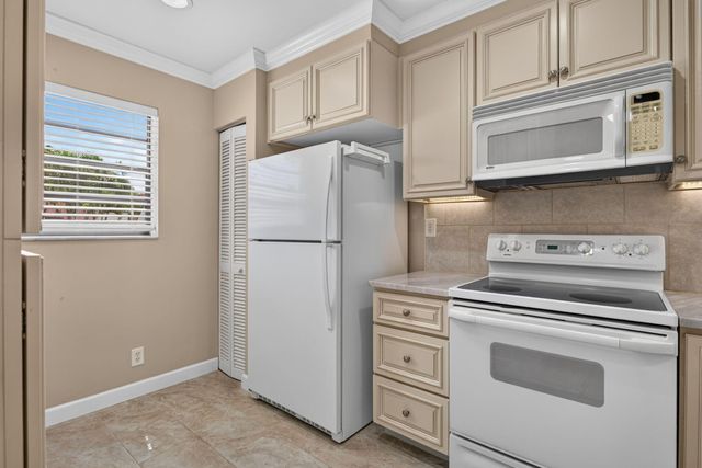 353 NW 36th Avenue, Deerfield Beach, FL 33442