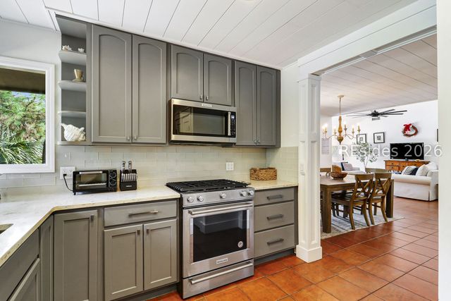 43 Woodbine Pl, Hilton Head Island, SC 29928