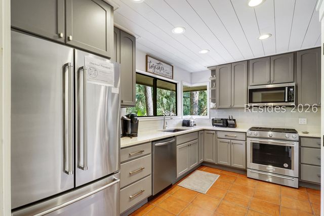 43 Woodbine Pl, Hilton Head Island, SC 29928