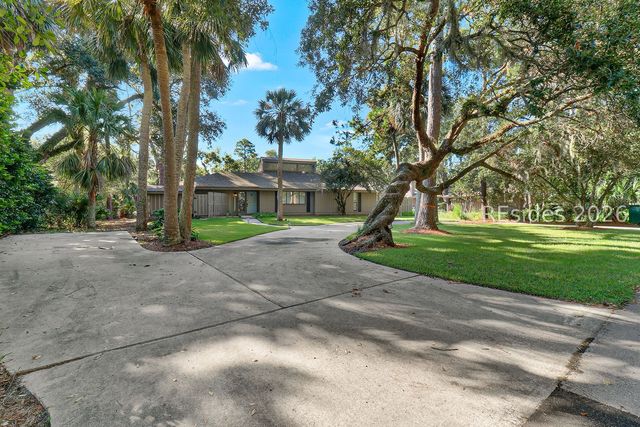 43 Woodbine Pl, Hilton Head Island, SC 29928