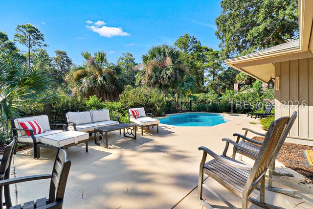 43 Woodbine Pl, Hilton Head Island, SC 29928
