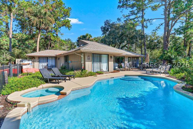 43 Woodbine Pl, Hilton Head Island, SC 29928