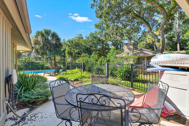43 Woodbine Pl, Hilton Head Island, SC 29928