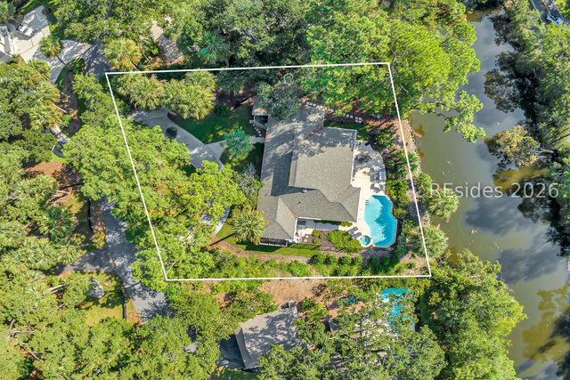 43 Woodbine Pl, Hilton Head Island, SC 29928