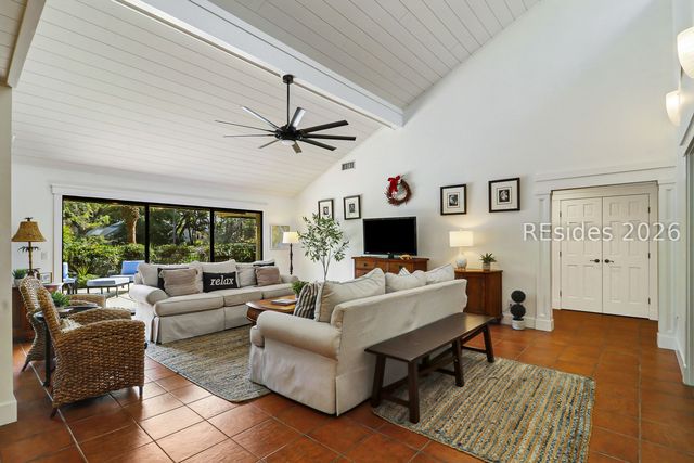 43 Woodbine Pl, Hilton Head Island, SC 29928