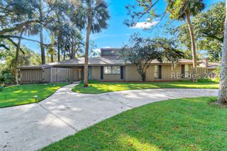 43 Woodbine Pl, Hilton Head Island, SC 29928