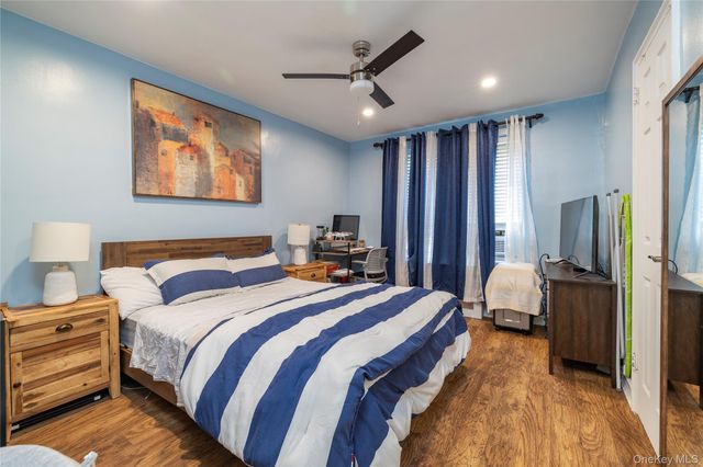 250 W Merrick Road 1E, Freeport, NY 11520