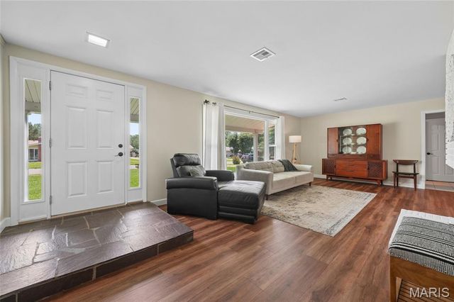 1529 Cerulean Drive, St Louis, MO 63146