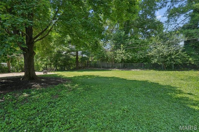 1529 Cerulean Drive, St Louis, MO 63146