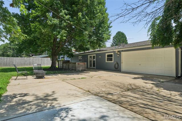 1529 Cerulean Drive, St Louis, MO 63146