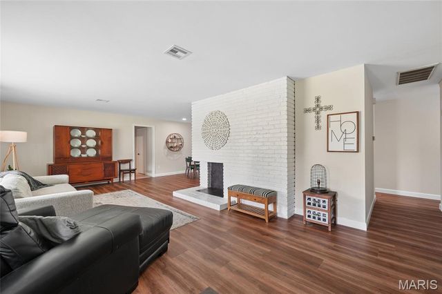 1529 Cerulean Drive, St Louis, MO 63146