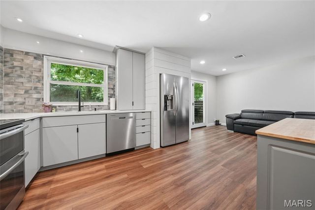 1529 Cerulean Drive, St Louis, MO 63146