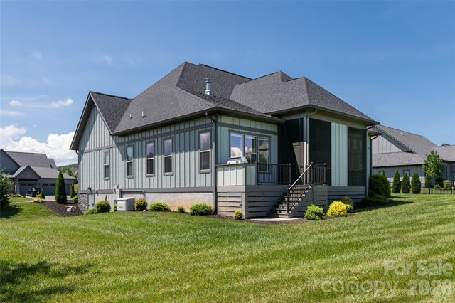 769 Daniel Circle Drive, Mills River, NC 28759