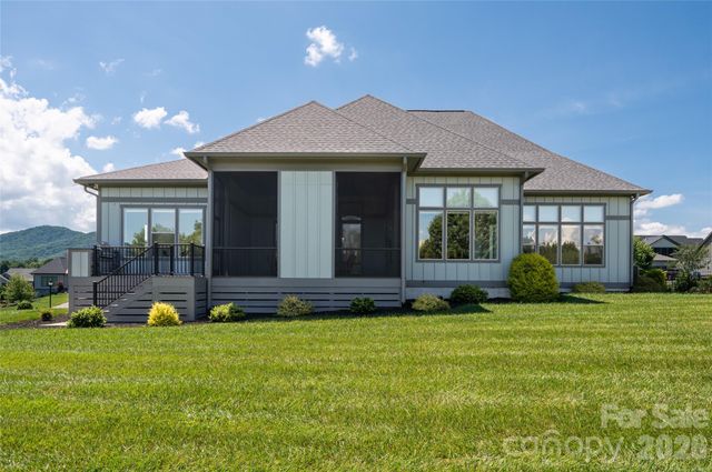 769 Daniel Circle Drive, Mills River, NC 28759