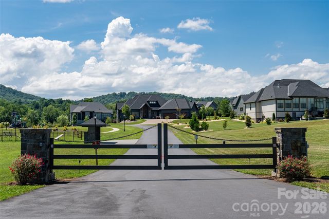 769 Daniel Circle Drive, Mills River, NC 28759