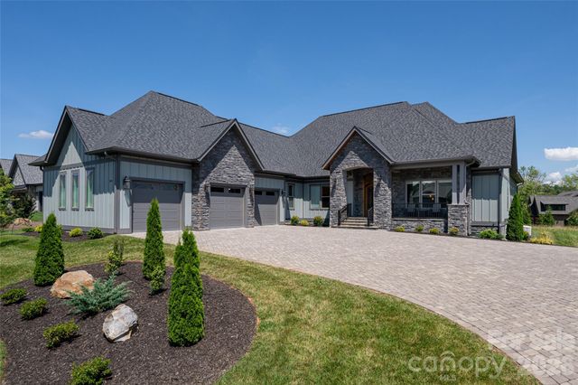 769 Daniel Circle Drive, Mills River, NC 28759