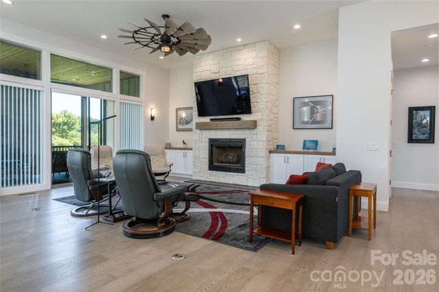 769 Daniel Circle Drive, Mills River, NC 28759