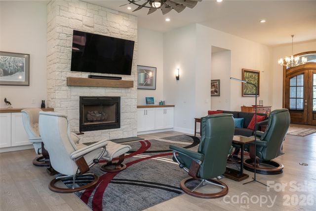 769 Daniel Circle Drive, Mills River, NC 28759