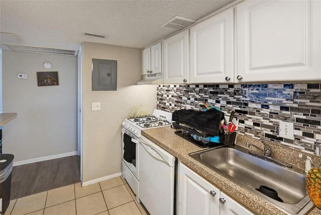 115 OYSTER BAY CIRCLE 320, Altamonte Springs, FL 32701