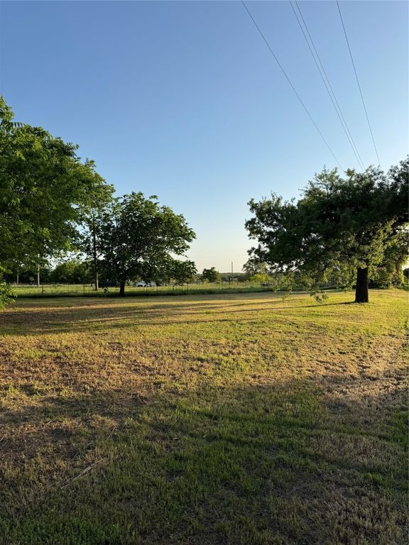 18327 Gholson Rd, Waco, TX 76705