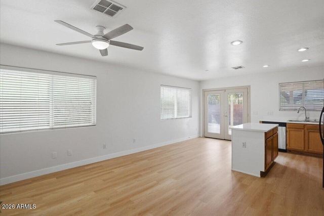 2901 W IRMA Lane, Phoenix, AZ 85027