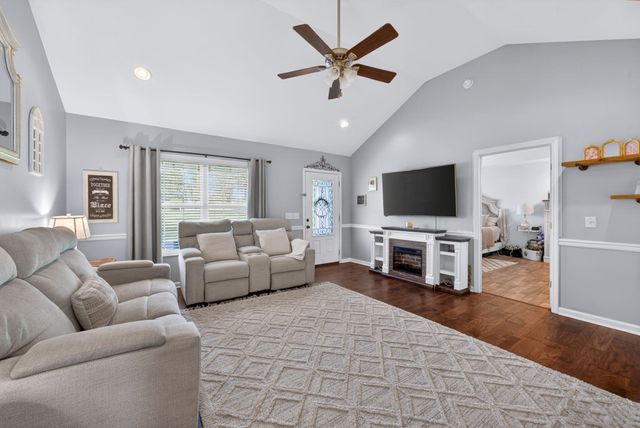 253 Spring Meadows Ln, Morrison, TN 37357
