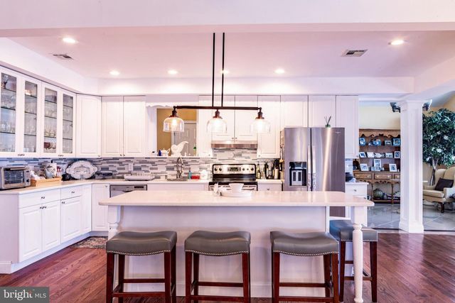 333 OAKLAND AVE, Pleasantville, NJ 08232