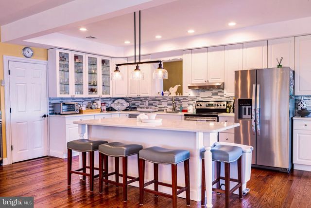 333 OAKLAND AVE, Pleasantville, NJ 08232