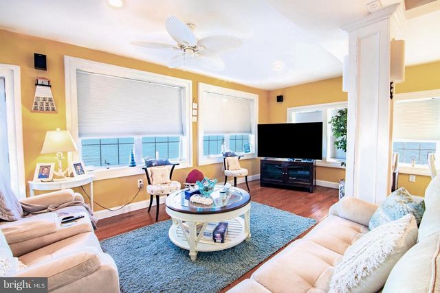 333 OAKLAND AVE, Pleasantville, NJ 08232