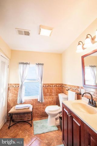 333 OAKLAND AVE, Pleasantville, NJ 08232