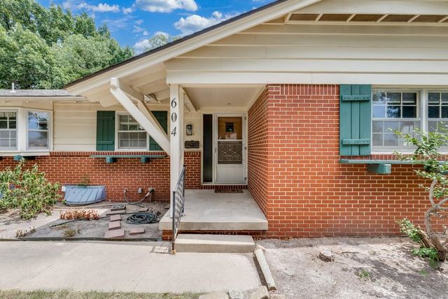 604 N Saint James Pl, Wichita, KS 67206