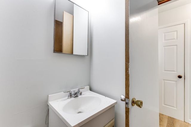 604 N Saint James Pl, Wichita, KS 67206