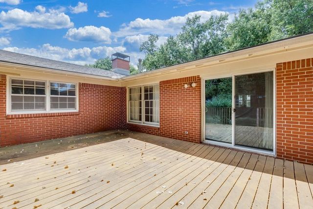 604 N Saint James Pl, Wichita, KS 67206