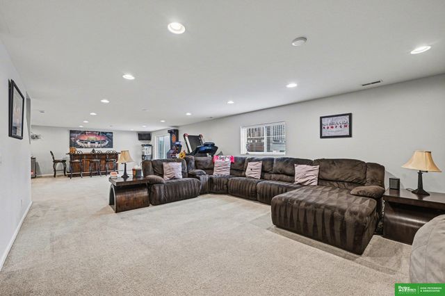 7932 N 152nd Avenue, Bennington, NE 68007