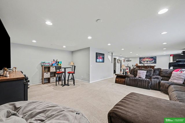 7932 N 152nd Avenue, Bennington, NE 68007