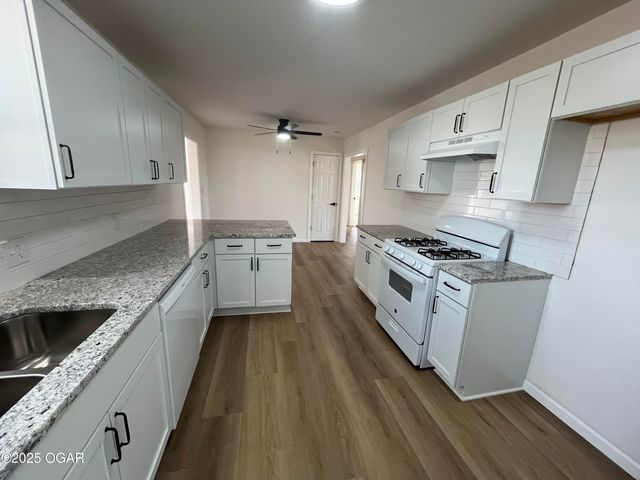 2305 E 24th Street, Joplin, MO 64804