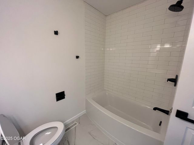 2305 E 24th Street, Joplin, MO 64804