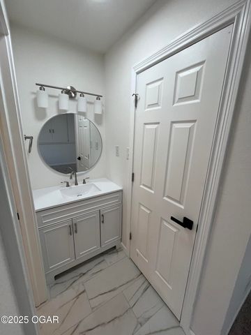 2305 E 24th Street, Joplin, MO 64804