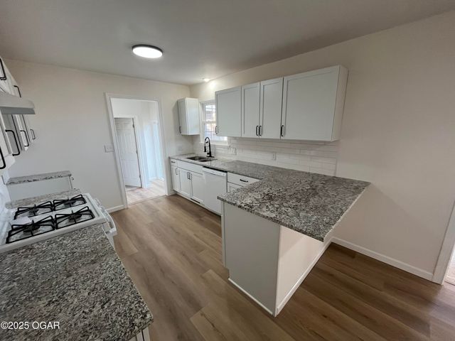 2305 E 24th Street, Joplin, MO 64804