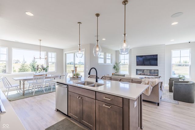 7441 Peristyle Lane, Mccordsville, IN 46055