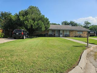1902 Maplewood Court 1904, Gainesville, TX 76240