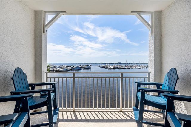 715 NW Flagler Avenue 302, Stuart, FL 34994