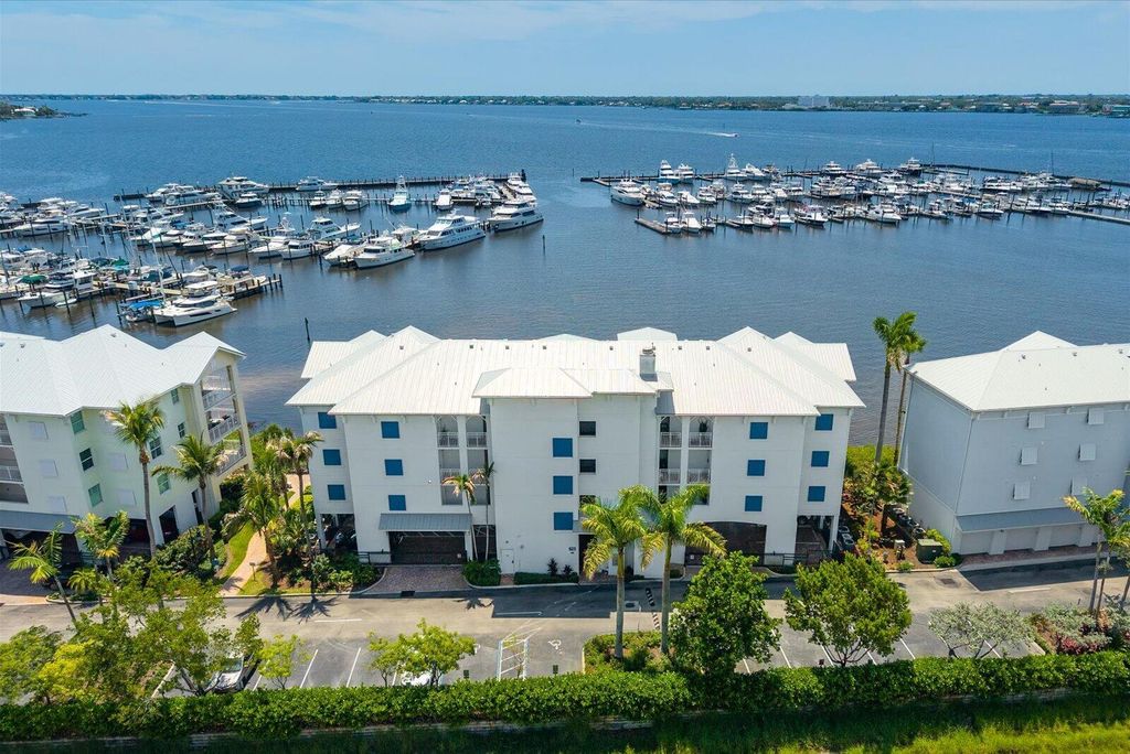 715 NW Flagler Avenue 302, Stuart, FL 34994