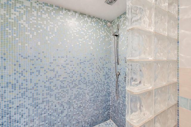 603 Agaming ROAD, Fontana, WI 53125