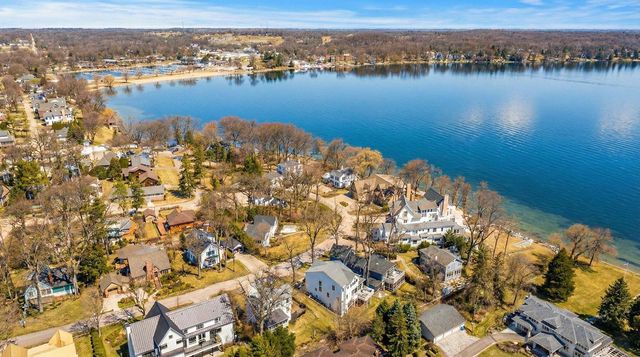 603 Agaming ROAD, Fontana, WI 53125