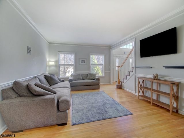 37 Lazarus Dr, Roxbury Twp., NJ 07852