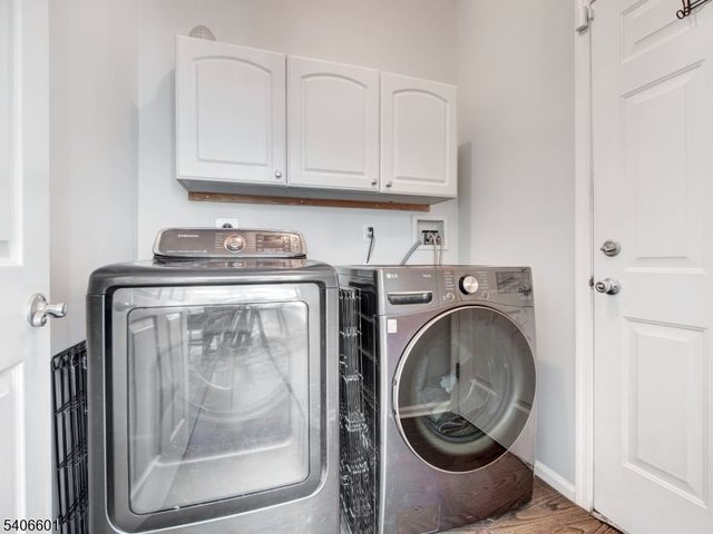 37 Lazarus Dr, Roxbury Twp., NJ 07852