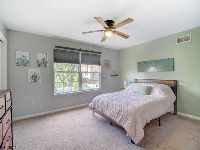 37 Lazarus Dr, Roxbury Twp., NJ 07852