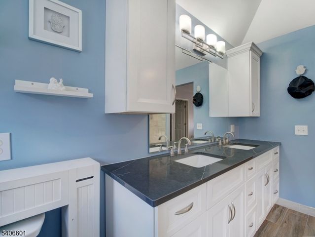 37 Lazarus Dr, Roxbury Twp., NJ 07852