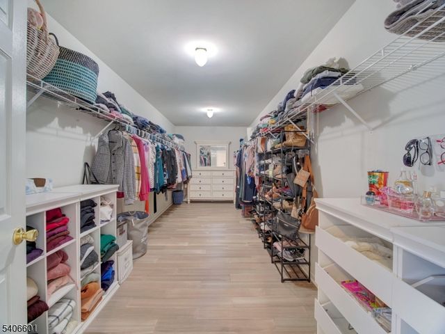 37 Lazarus Dr, Roxbury Twp., NJ 07852